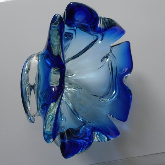 Vintage Blue Blown Glass Dish Ashtray - Picture 7 of 13